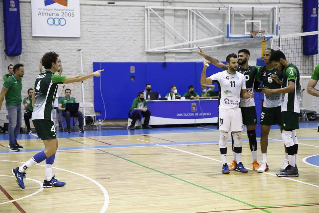 Fotos: Unicaja Almería e Ibiza lo remotan por donde lo dejaron