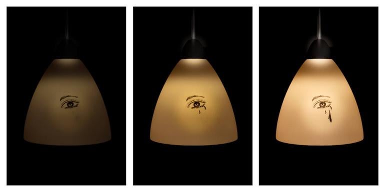 Serie de Antonio Rodríguez basada en un aforismo de Mario Pérez sobre sufrimiento y lucidez. 