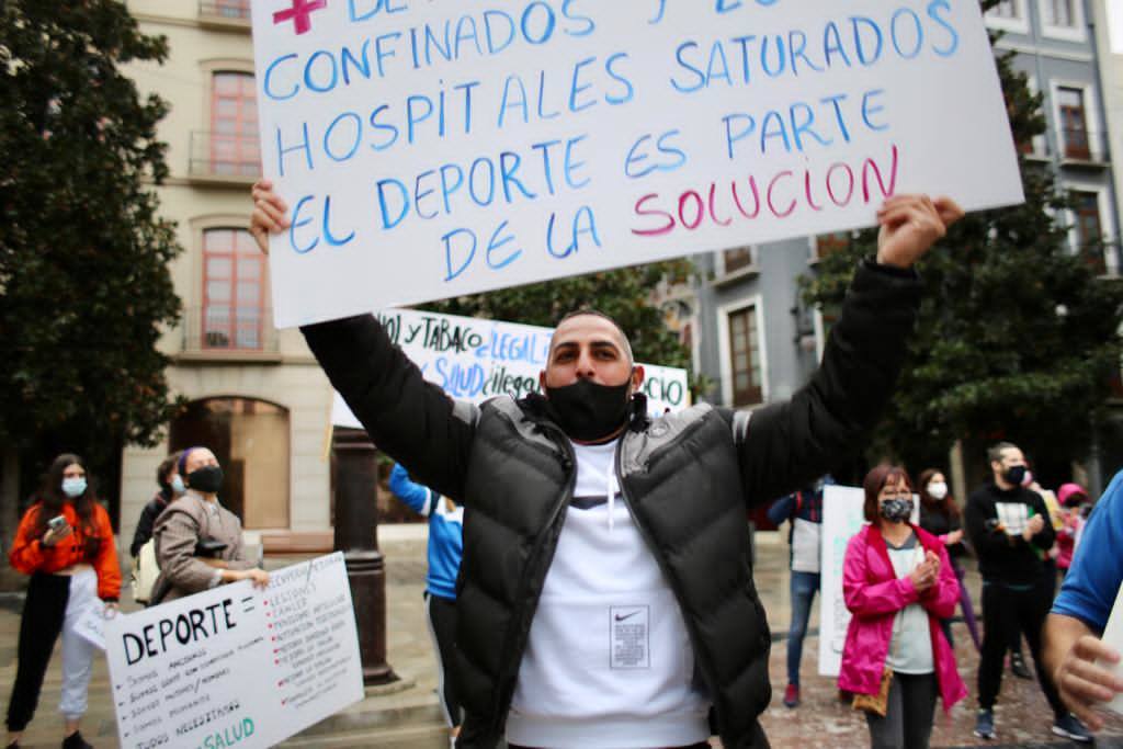 Los gimnasios protestan para poder abrir en Granada