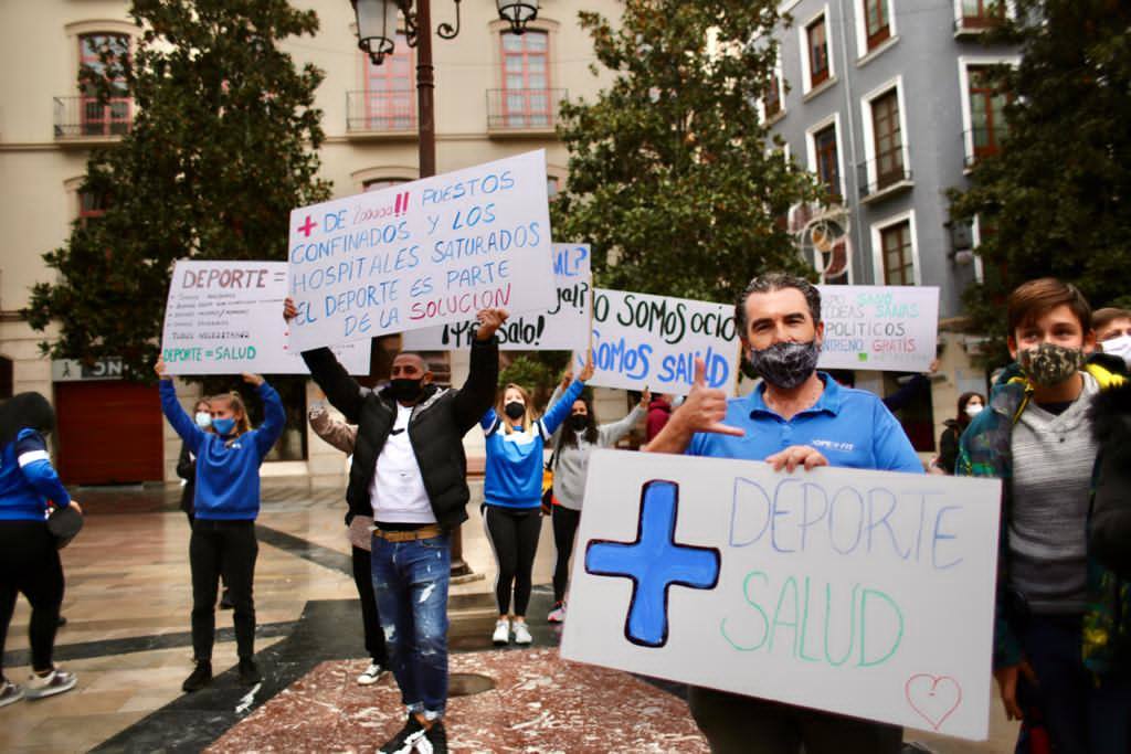 Los gimnasios protestan para poder abrir en Granada
