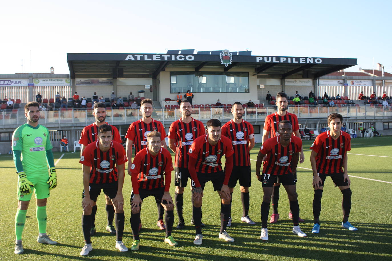 Imagen secundaria 1 - CD El Ejido deberá visitar al Dépor, en Riazor, mientras el Atlético Pulpileño se las verá con el Lugo en casa. 