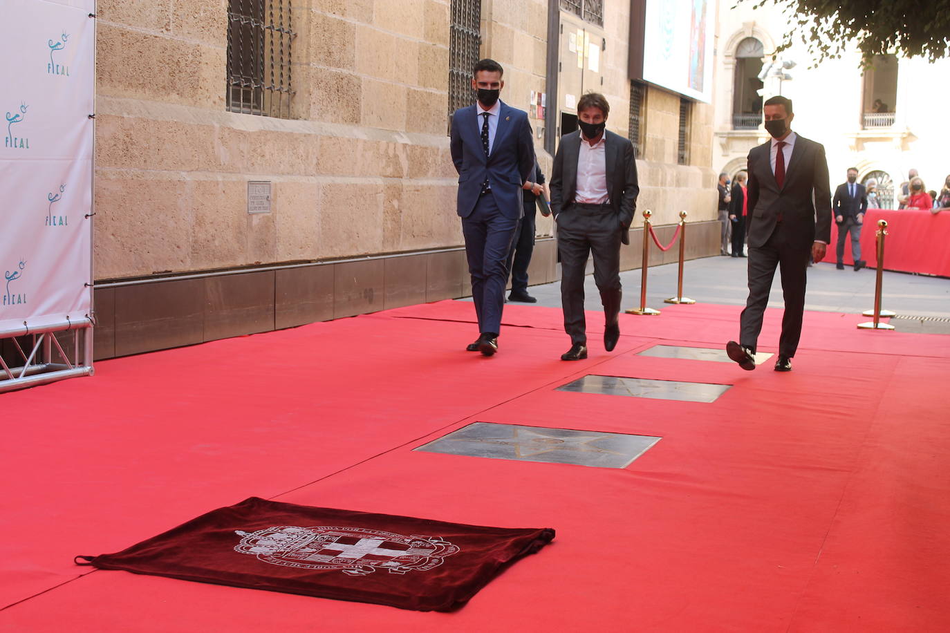 El actor descubre su lucero en el Paseo de la Fama de la capital acompañado de su «hermano», el ejidense Martín Cuenca