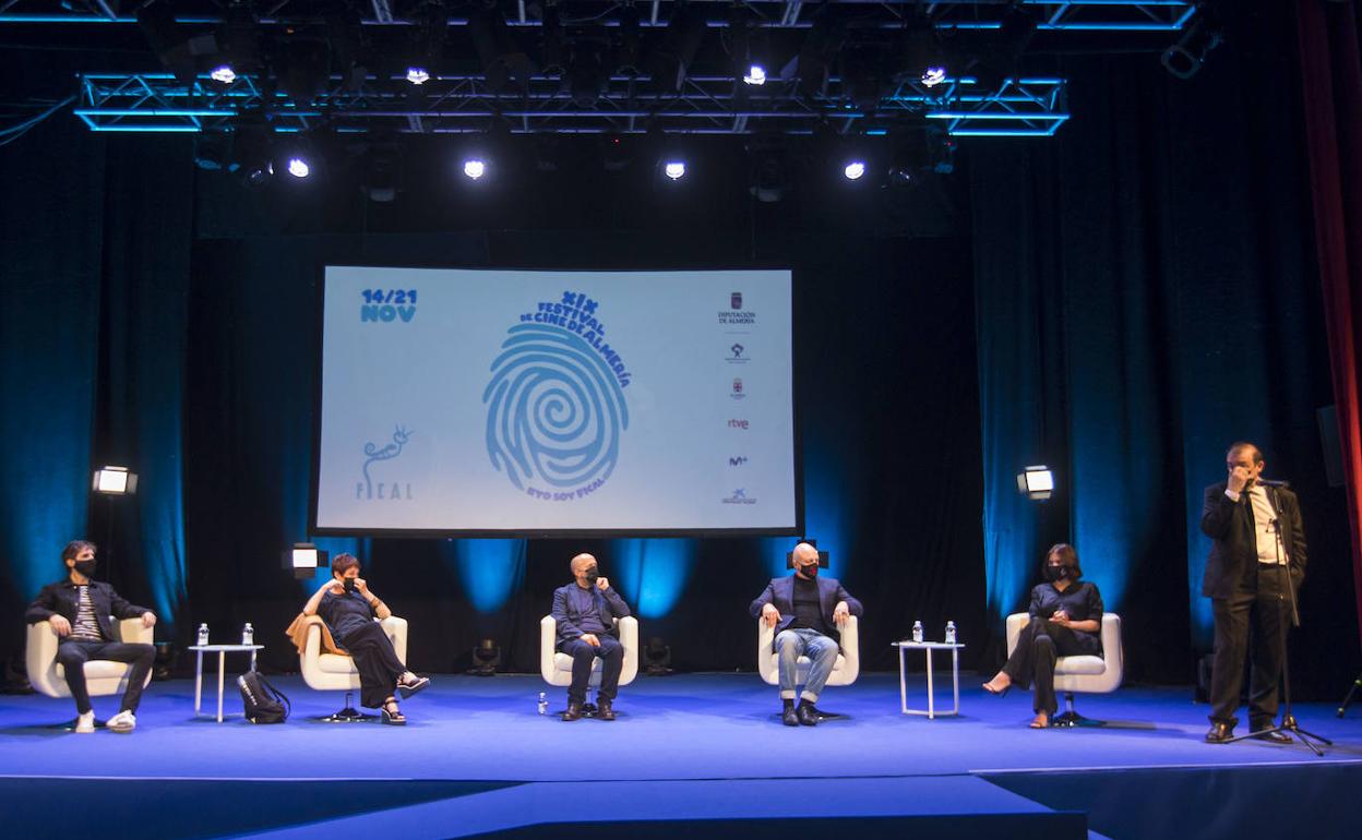 Verónica Forqué, Roberto Álamo, Julián López y Andrea Duro coronan Fical con anécdotas y vivencias