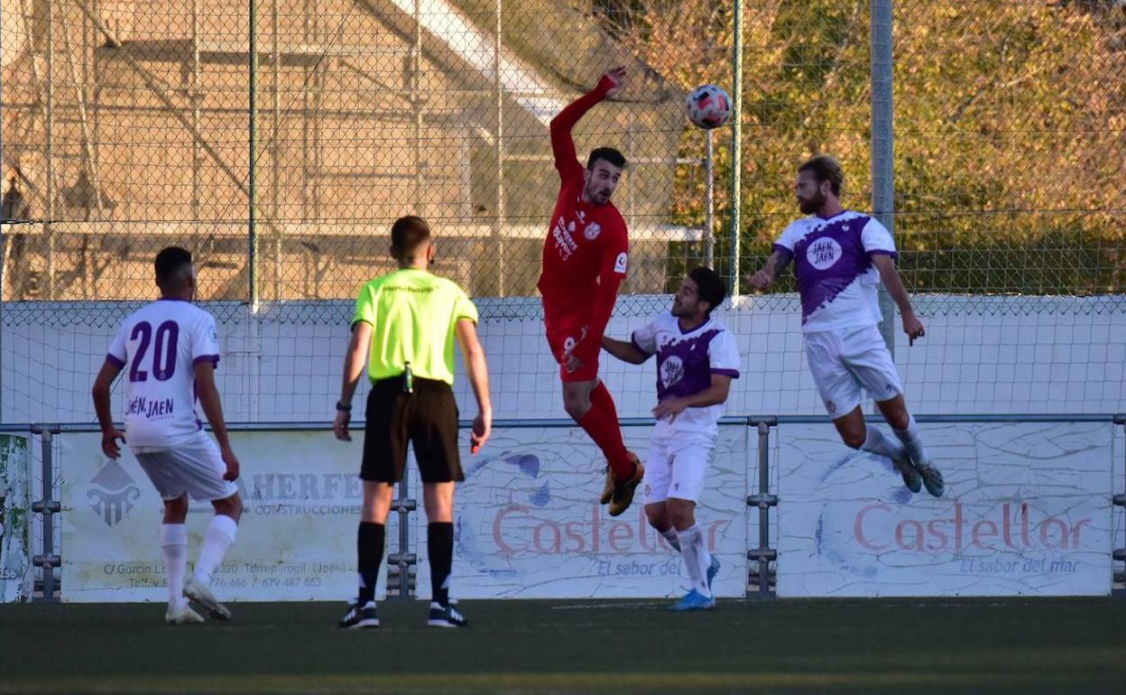 El conjunto de la capital jienense suma solamente un punto después de disputar cuatro jornadas en el Grupo IX-A, por los ocho del Torreperogil en cinco duelos. 