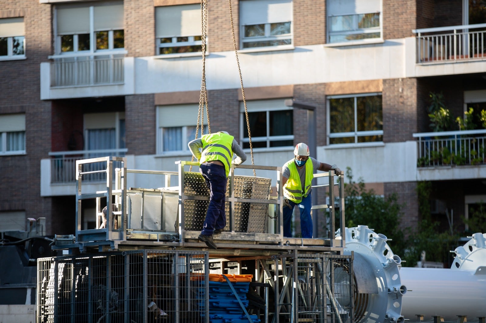 El montaje del mirador ha arrancado este martes en el Paseo del Salón