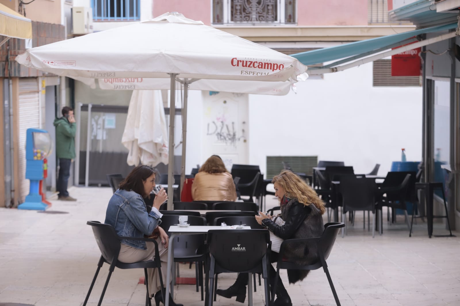 Los comercioes vuelven a abrir sus puertas tras el levantamiento de las restricciones