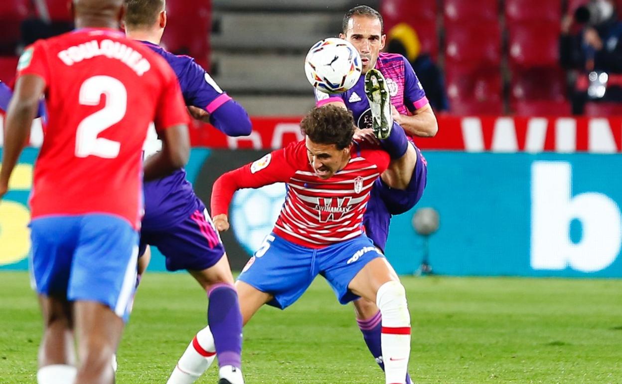 Luis Milla, en el partido ante el Real Valladolid. 