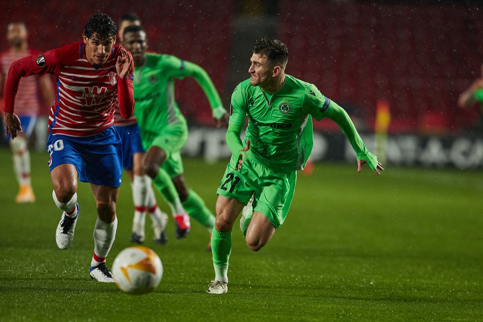 Los de Diego Martínez buscan poner pie y medio en la siguiente ronda de la Europa League.