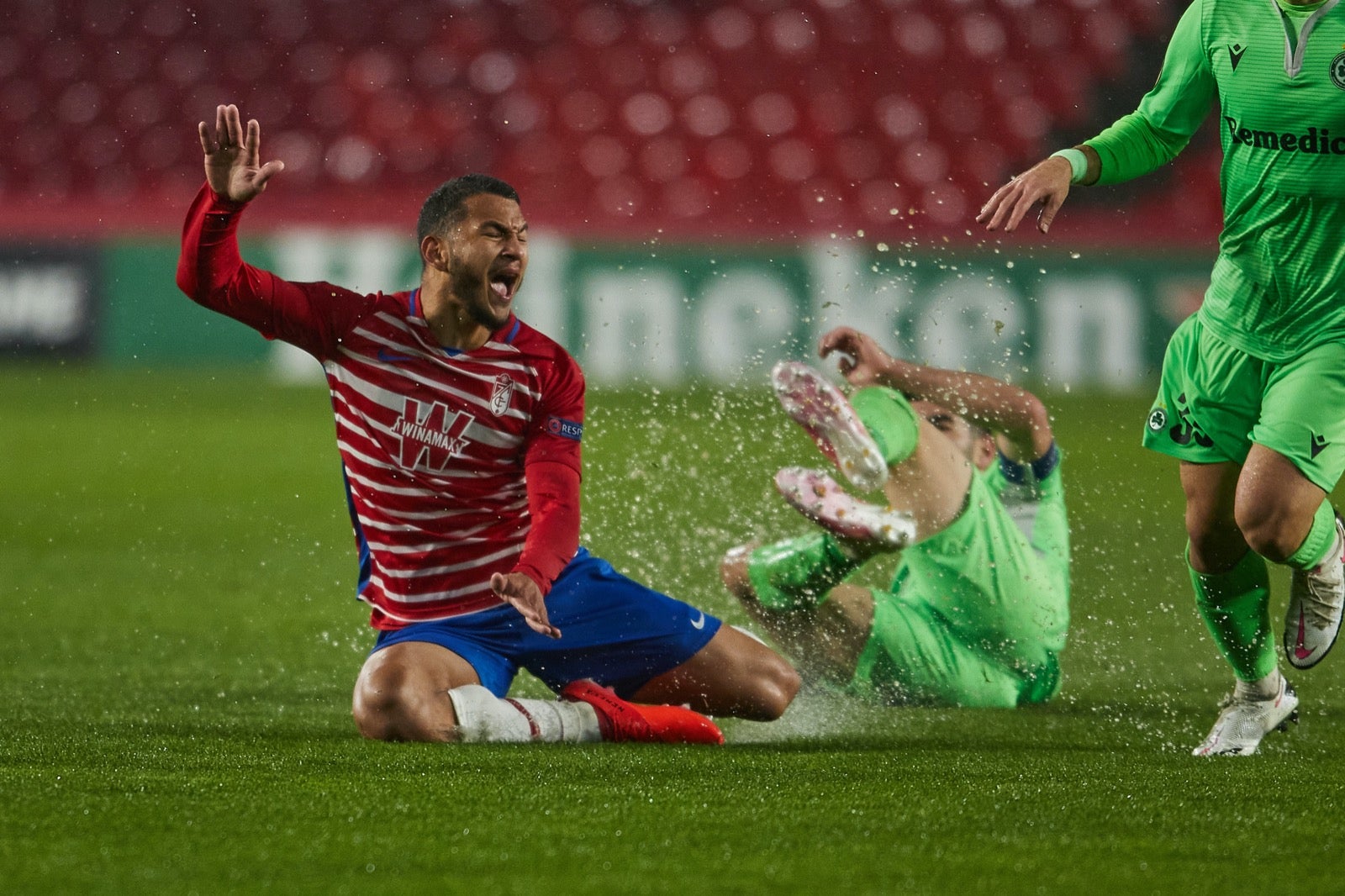 Los de Diego Martínez buscan poner pie y medio en la siguiente ronda de la Europa League.