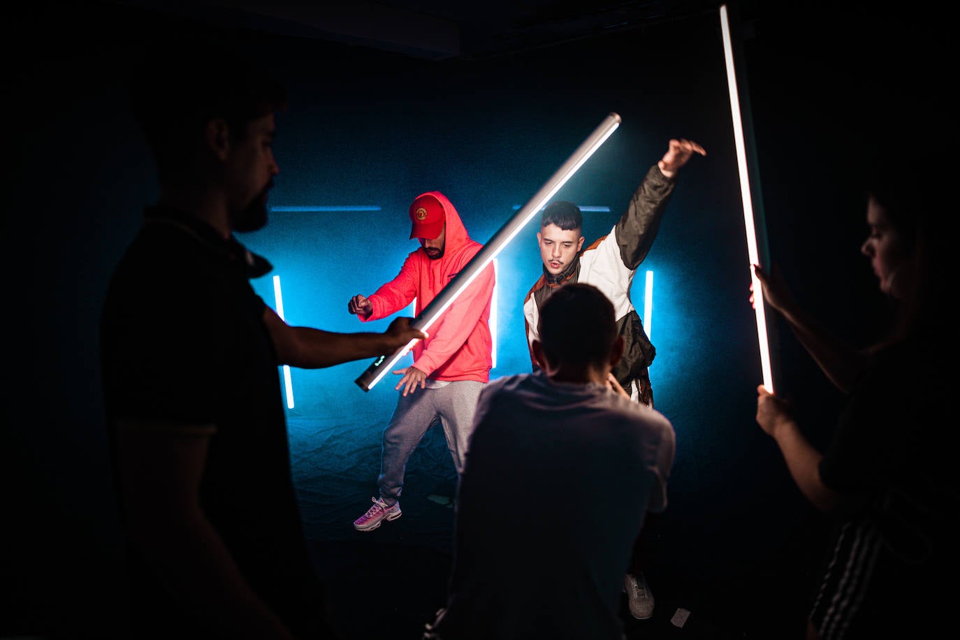 Fotografía de la grabación de un videoclip junto al artista Israel B. 