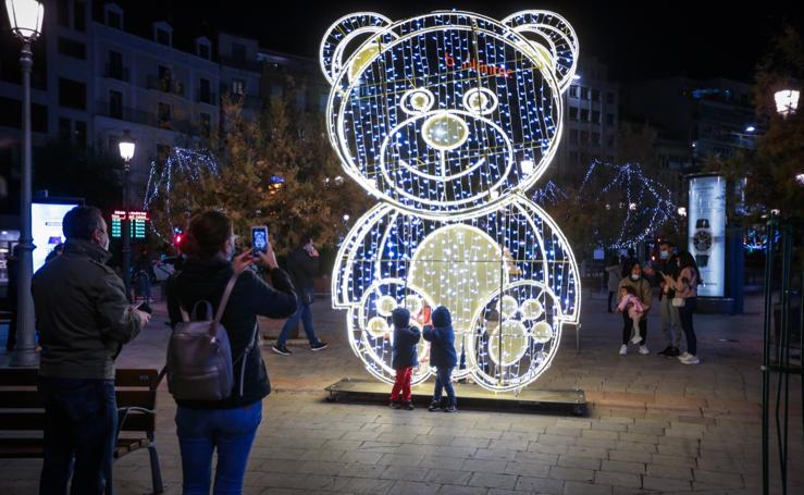 Granada ya brilla por Navidad