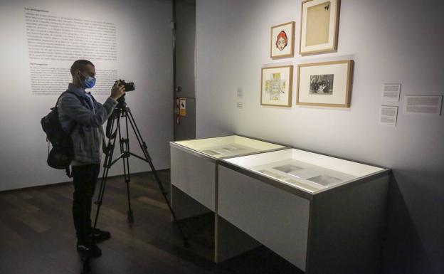 Exposición sobre 'El maleficio de la mariposa' en el Centro Lorca. 