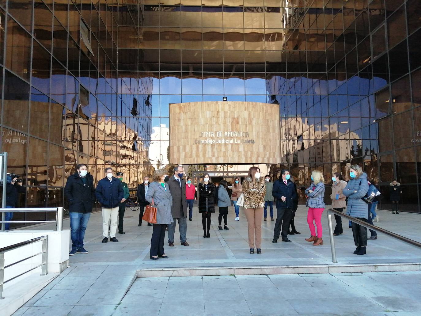 Concentración de magistrados de la capital en la Caleta. 