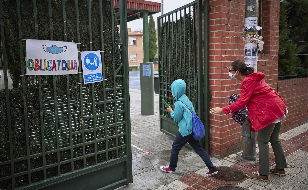 Educación en Andalucía | Moreno asegura que primará la libertad de elección de las familias ante le ley Celaá