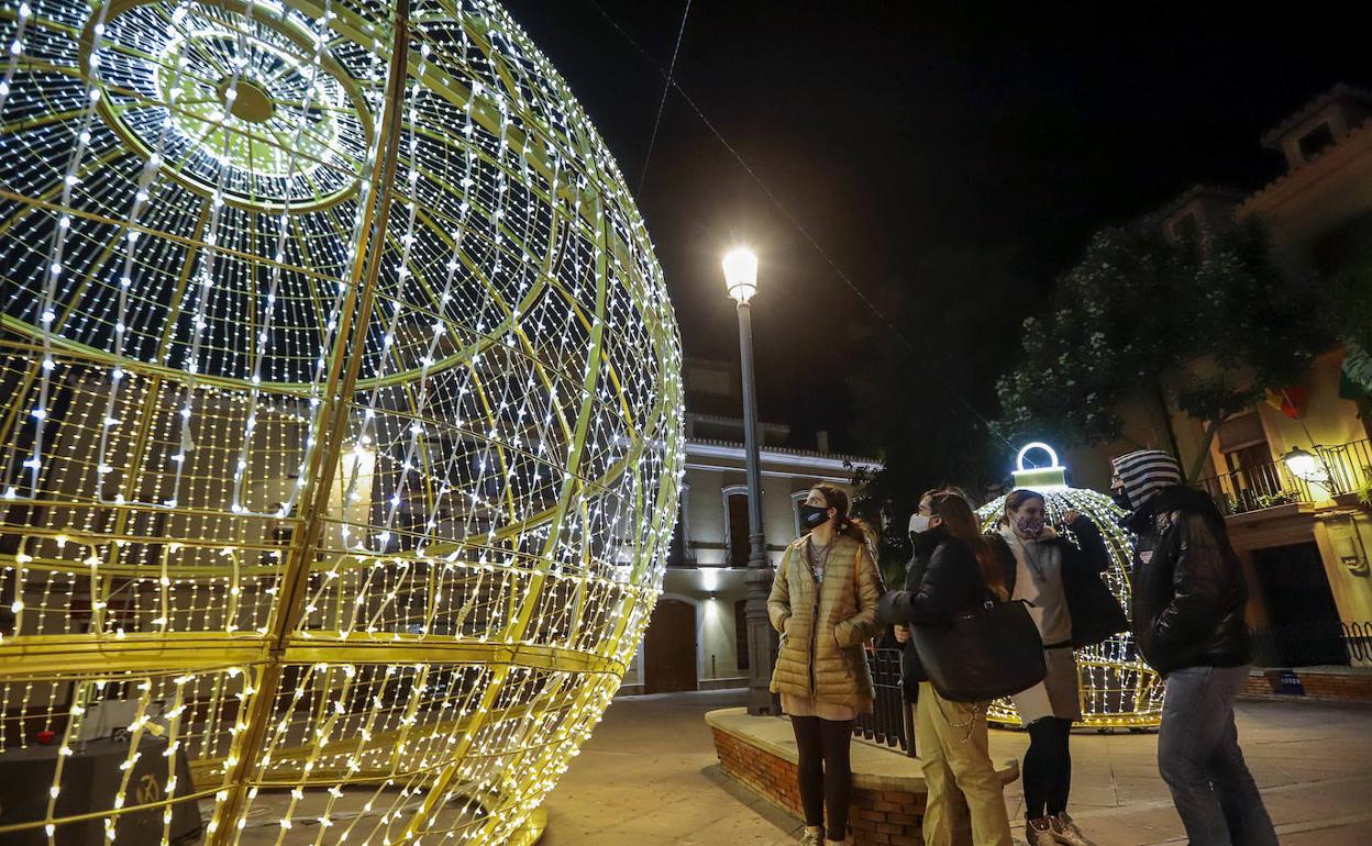 Motril enciende la Navidad más rara