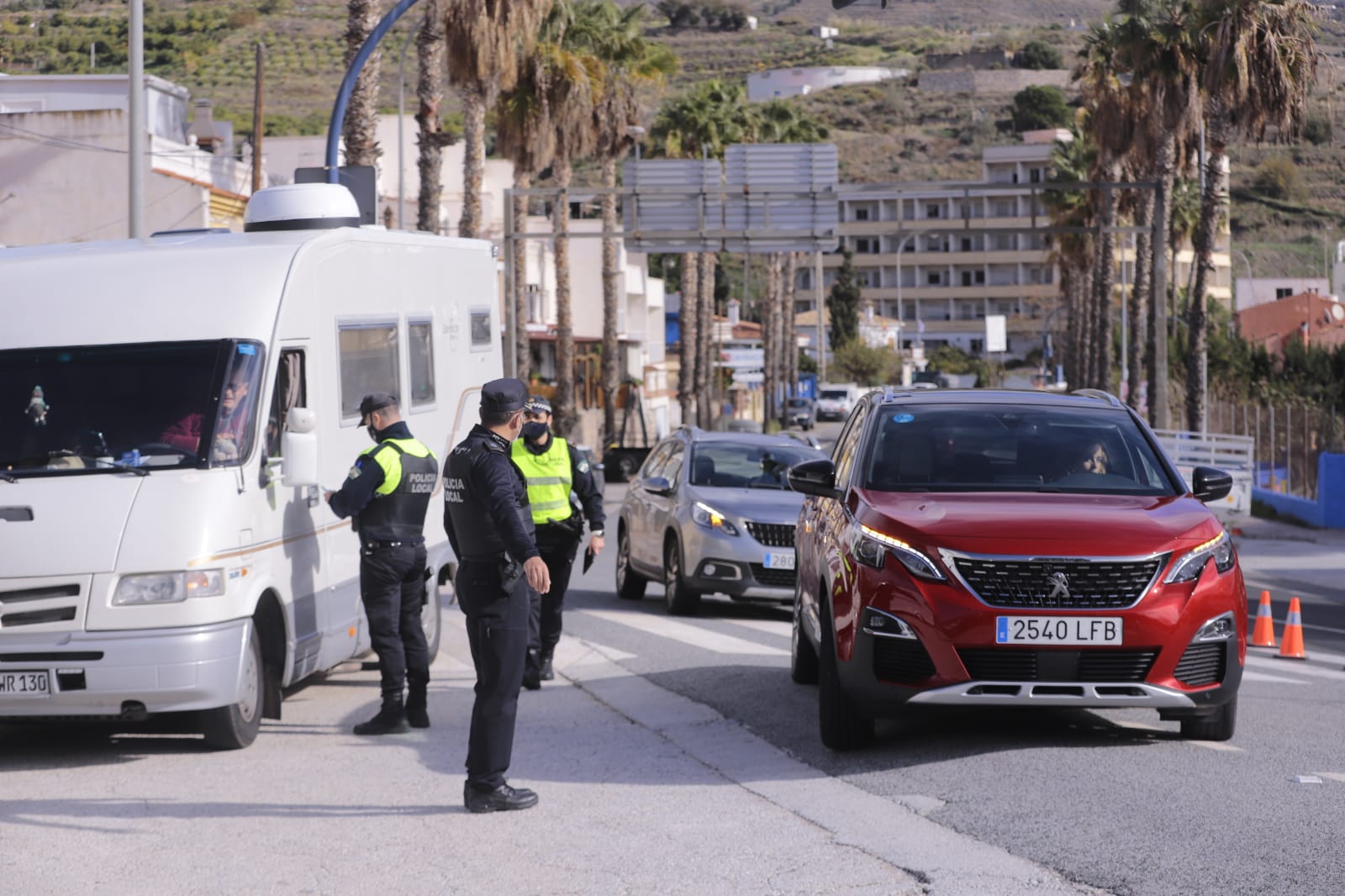 Los ayuntamientos han hecho un esfuerzo extra para controlar la entrada de personas a sus términos municipales.