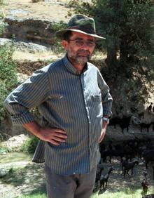 Imagen secundaria 2 - Juan Manuel, El Cabrero, en el año 2001. 