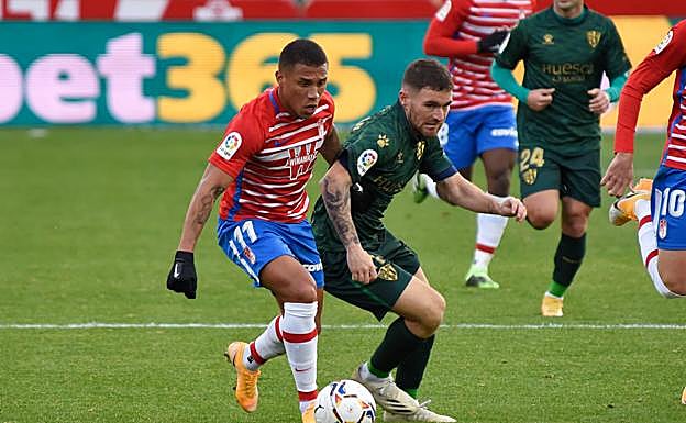 El Granada saca un hálito para empatar un partido a contrapié