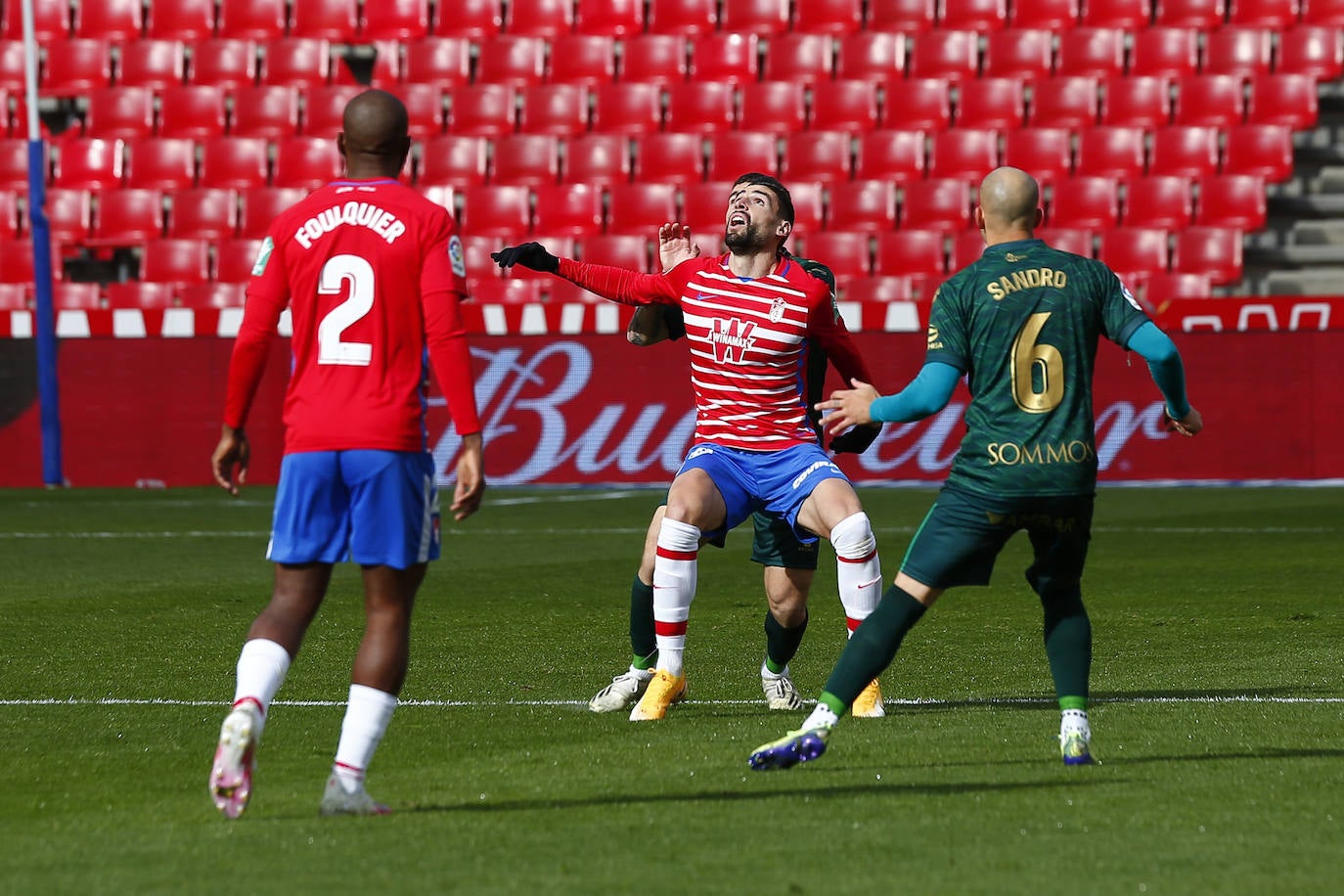 Repasa todas las imágenes del duelo entre rojiblancos y oscenses