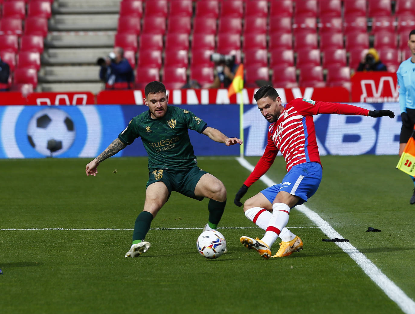 Repasa todas las imágenes del duelo entre rojiblancos y oscenses