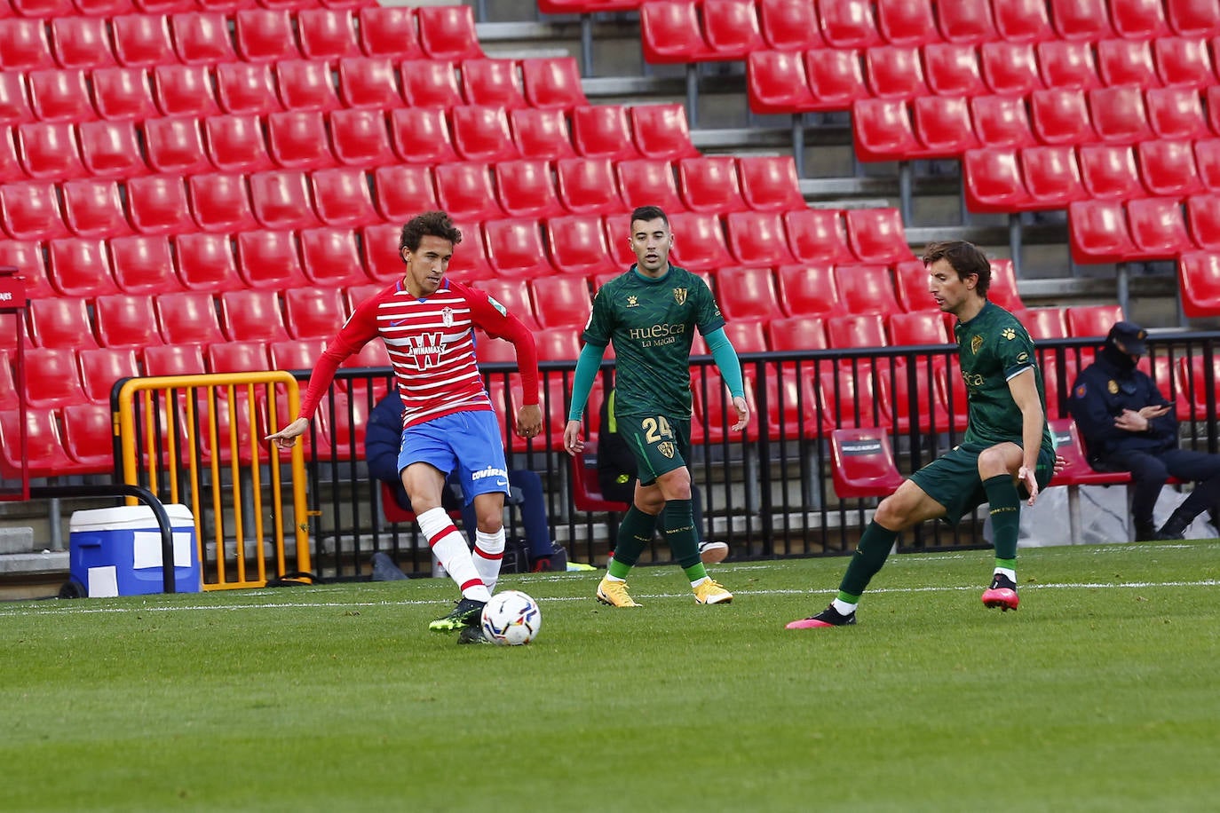 Repasa todas las imágenes del duelo entre rojiblancos y oscenses