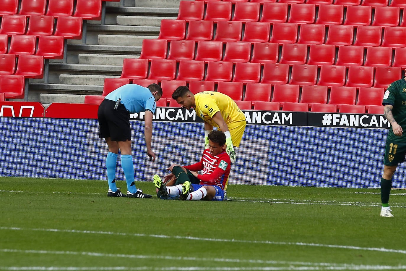 Repasa todas las imágenes del duelo entre rojiblancos y oscenses