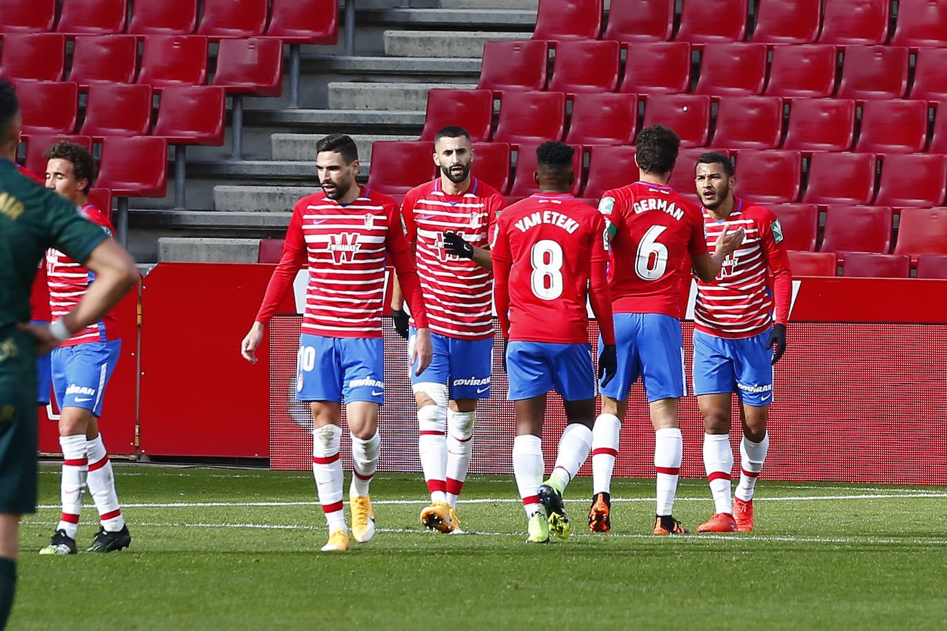 Repasa todas las imágenes del duelo entre rojiblancos y oscenses