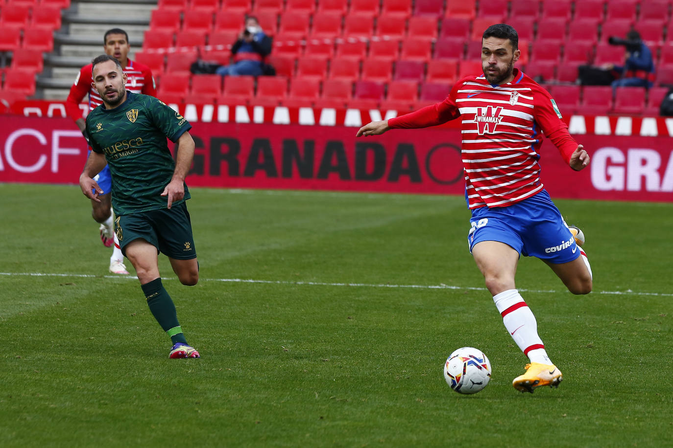 Repasa todas las imágenes del duelo entre rojiblancos y oscenses