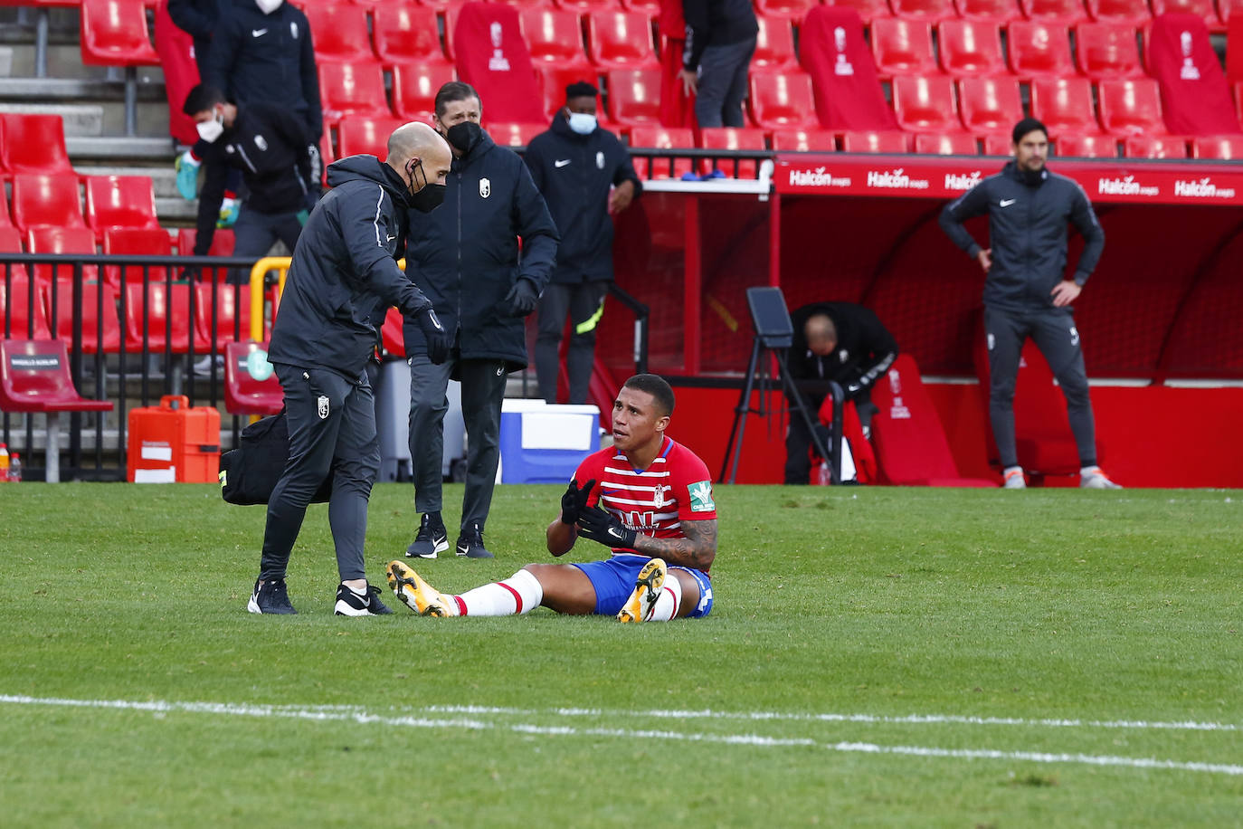 Repasa todas las imágenes del duelo entre rojiblancos y oscenses