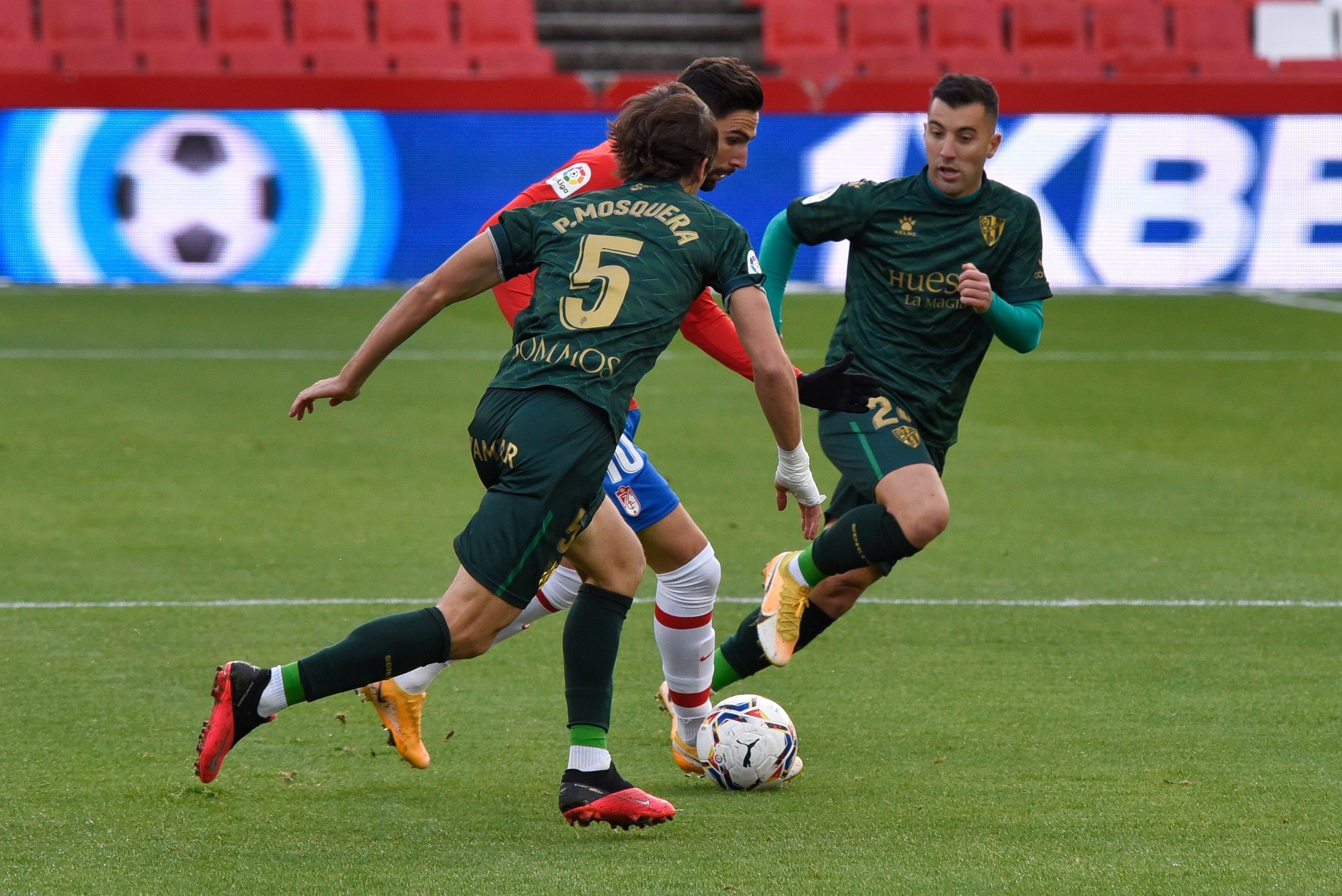 Repasa todas las imágenes del duelo entre rojiblancos y oscenses