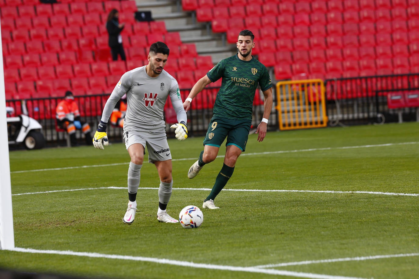 Repasa todas las imágenes del duelo entre rojiblancos y oscenses