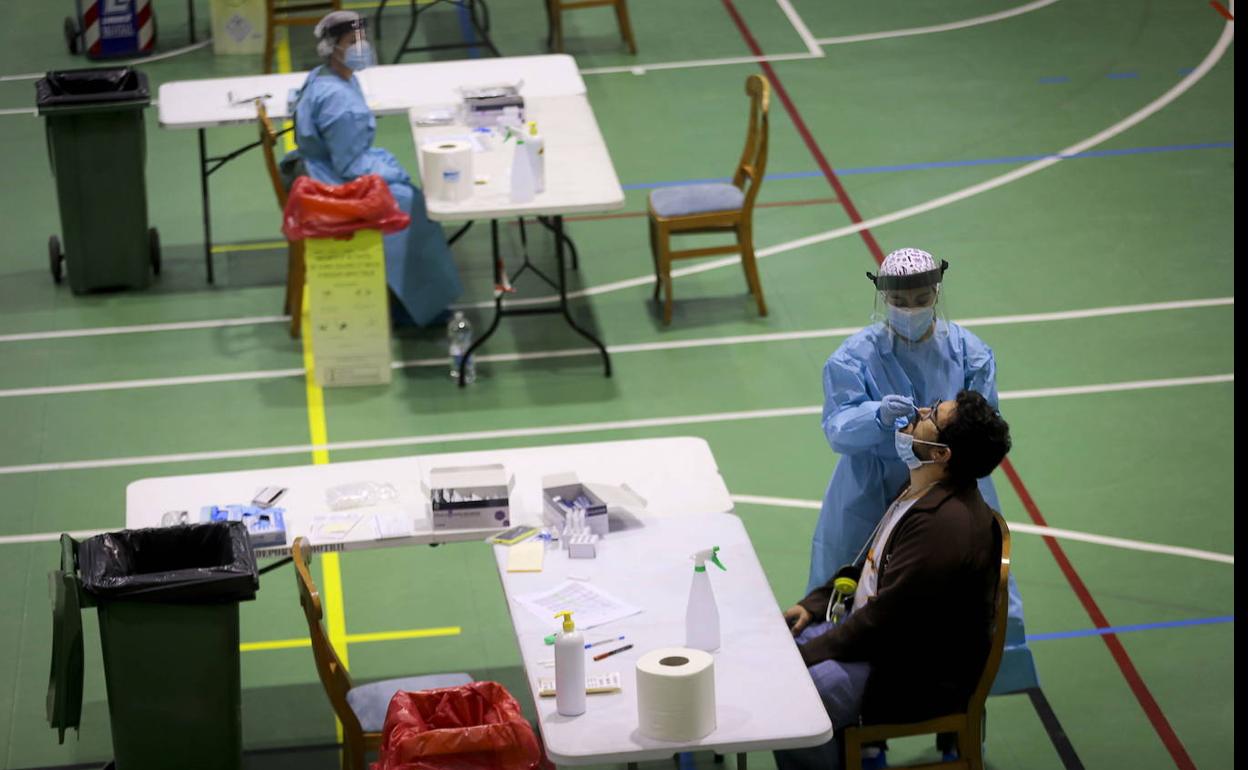 Granada registra por segundo día consecutivo la cifra más baja de nuevos contagios de Andalucía