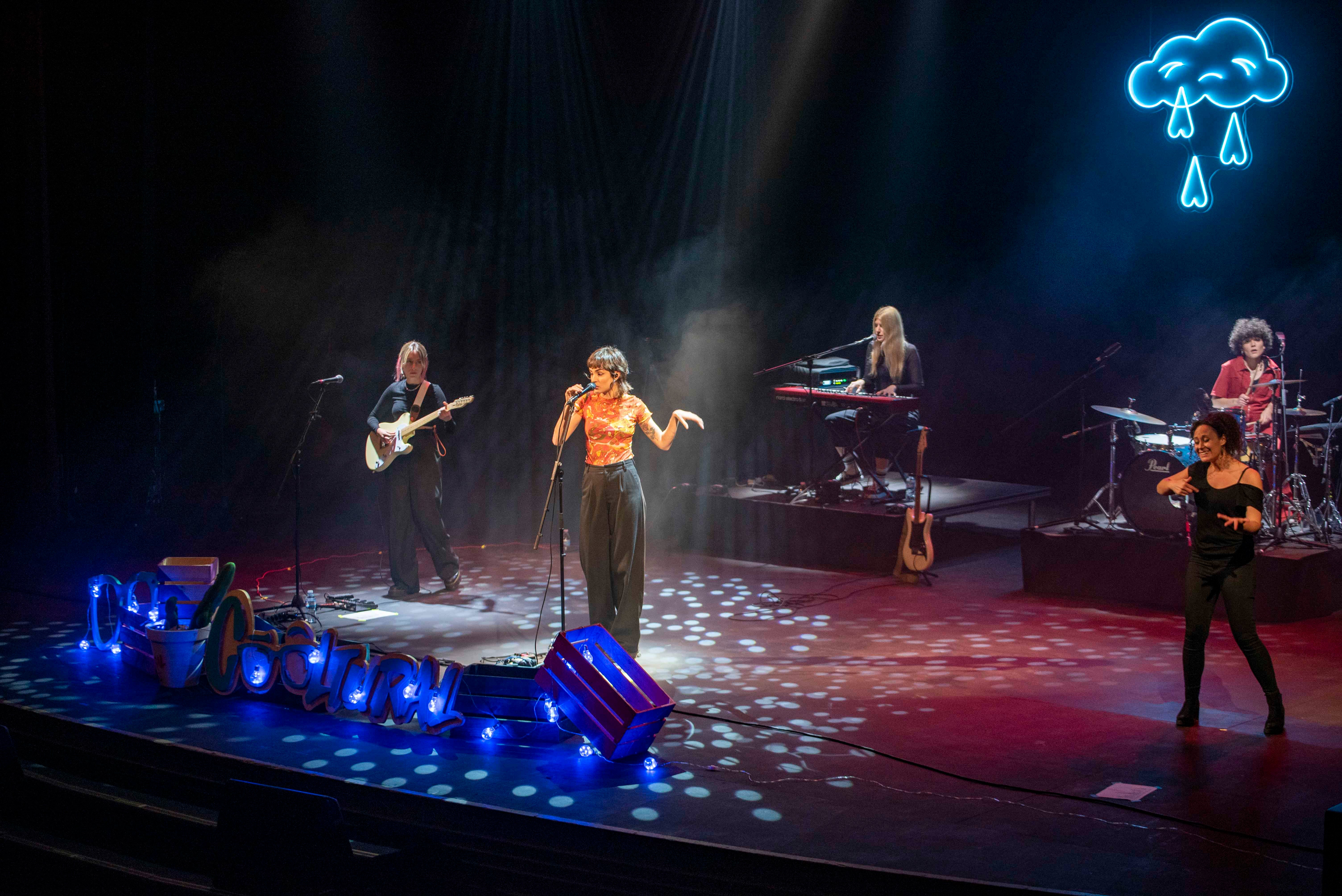 Natalia Lacunza durante su actuación en el Maestro Padilla. 