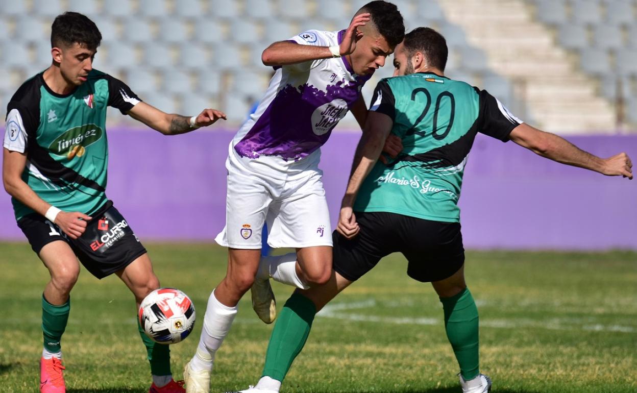 Charaf ha disputado cuatro duelos ligueros y dos de Copa RFAF marcando un gol.