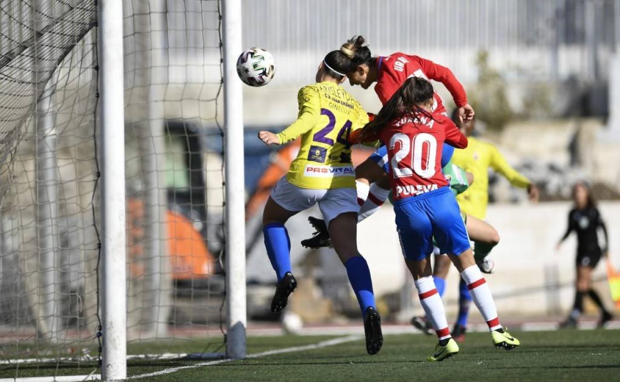 Momento del gol con el que el Granada empató el último choque. 