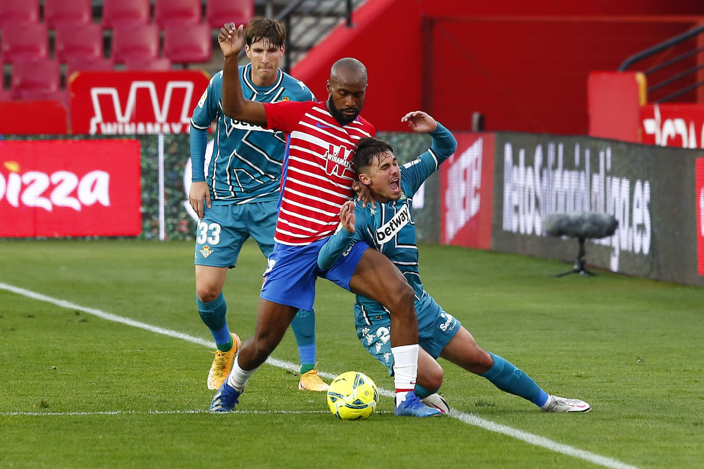 Estas son las mejores imágenes del partido disputado en el coliseo rojiblanco