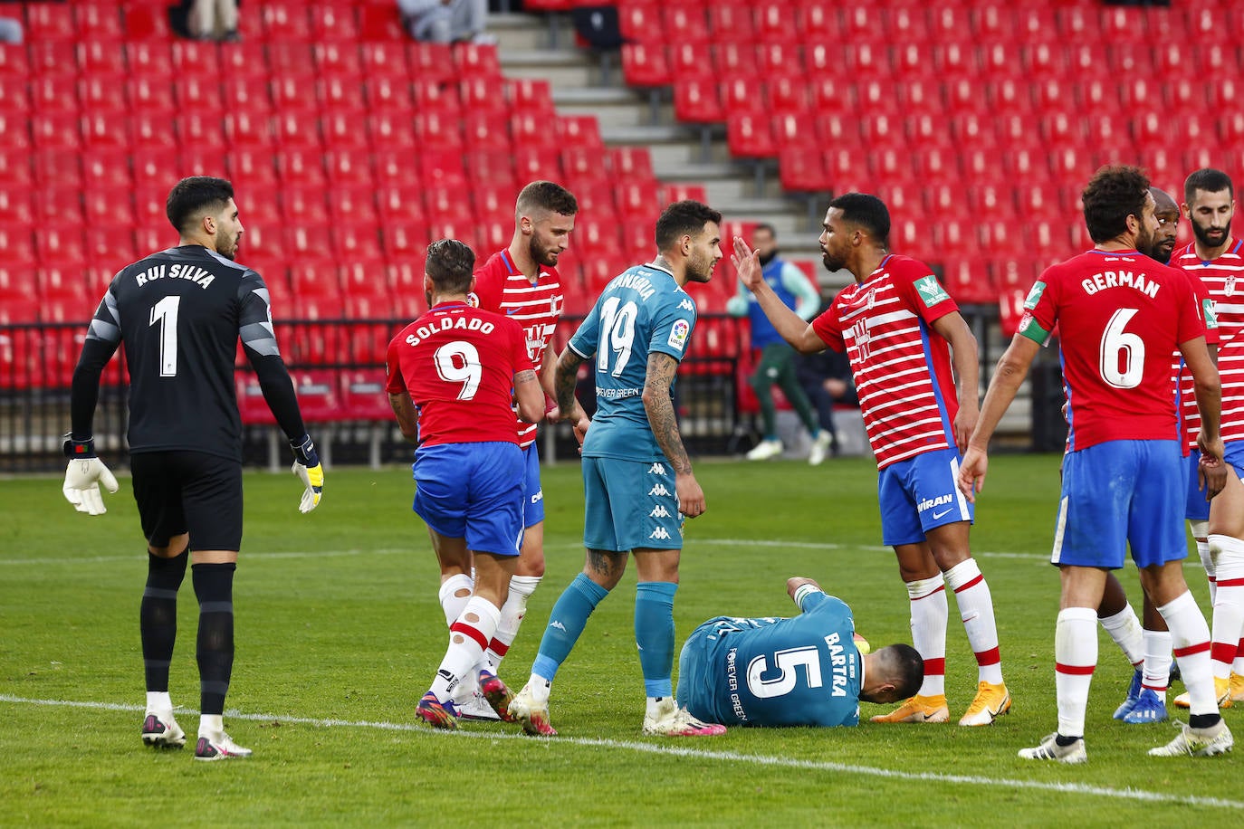 Estas son las mejores imágenes del partido disputado en el coliseo rojiblanco