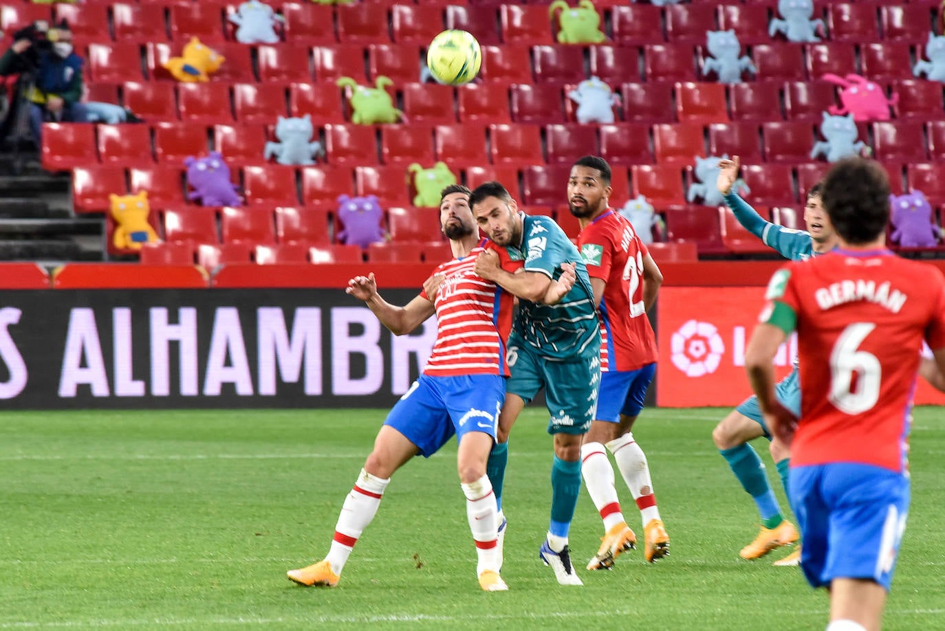 Estas son las mejores imágenes del partido disputado en el coliseo rojiblanco