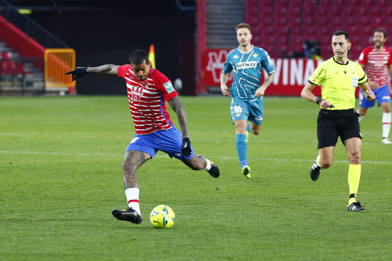 Estas son las mejores imágenes del partido disputado en el coliseo rojiblanco