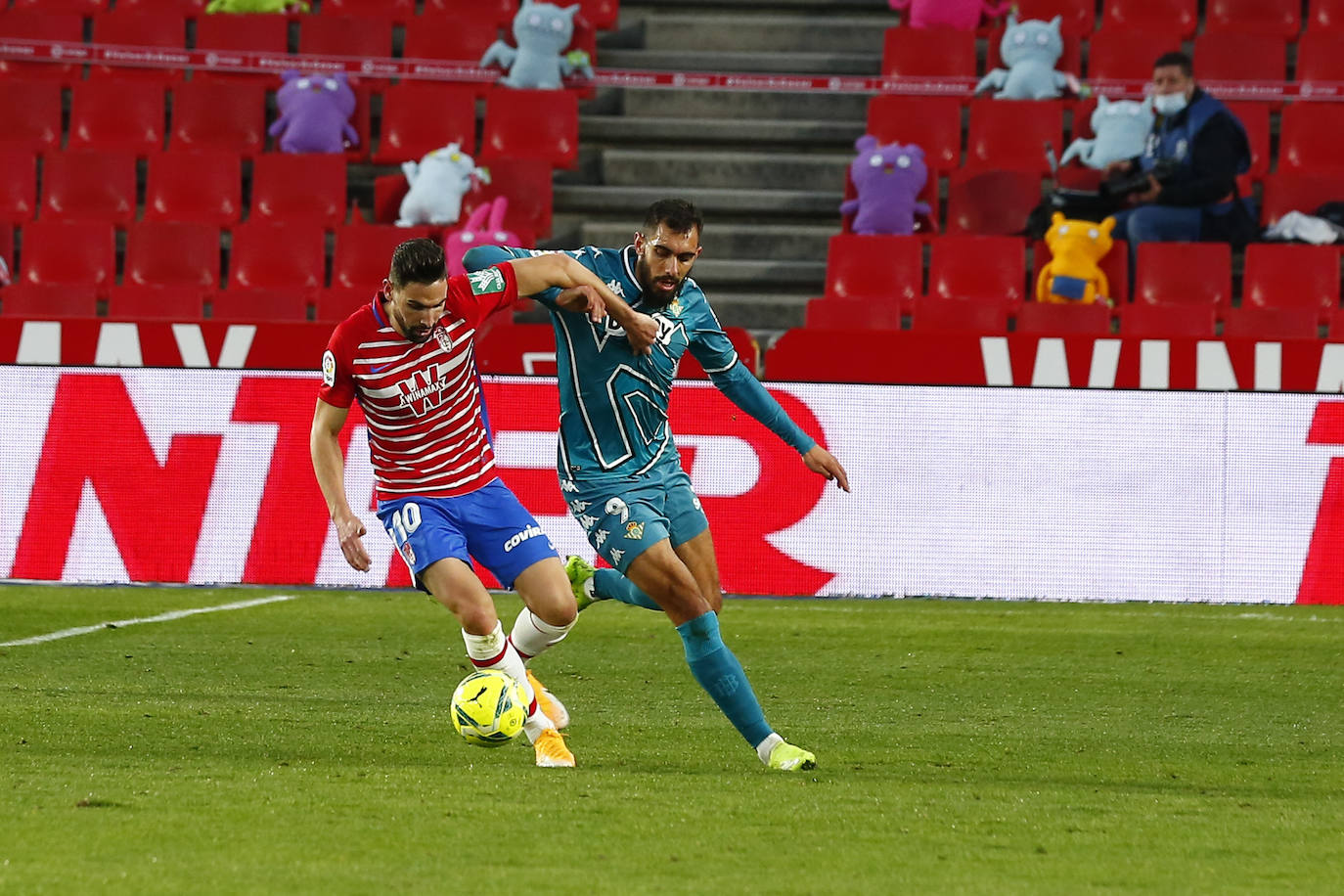 Estas son las mejores imágenes del partido disputado en el coliseo rojiblanco