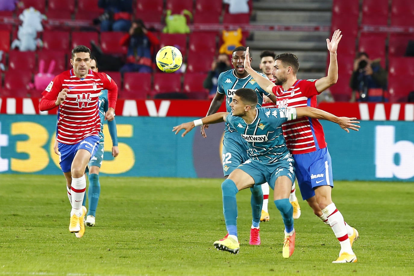 Estas son las mejores imágenes del partido disputado en el coliseo rojiblanco