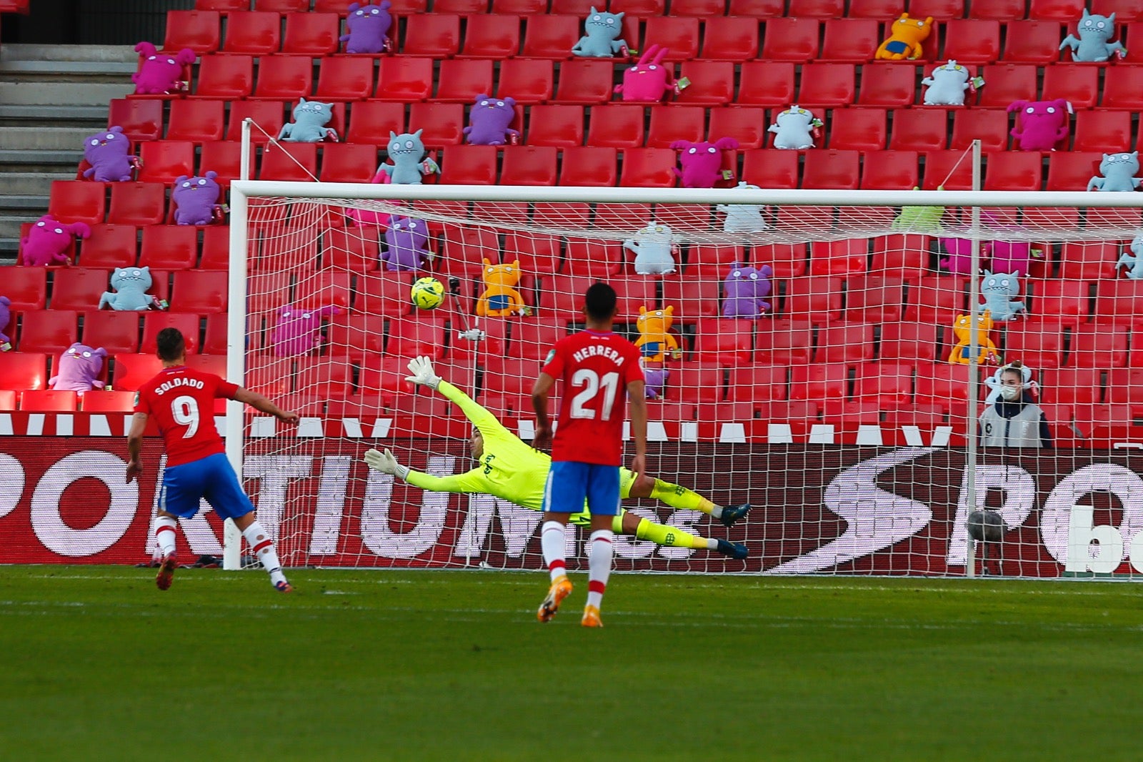 Estas son las mejores imágenes del partido disputado en el coliseo rojiblanco