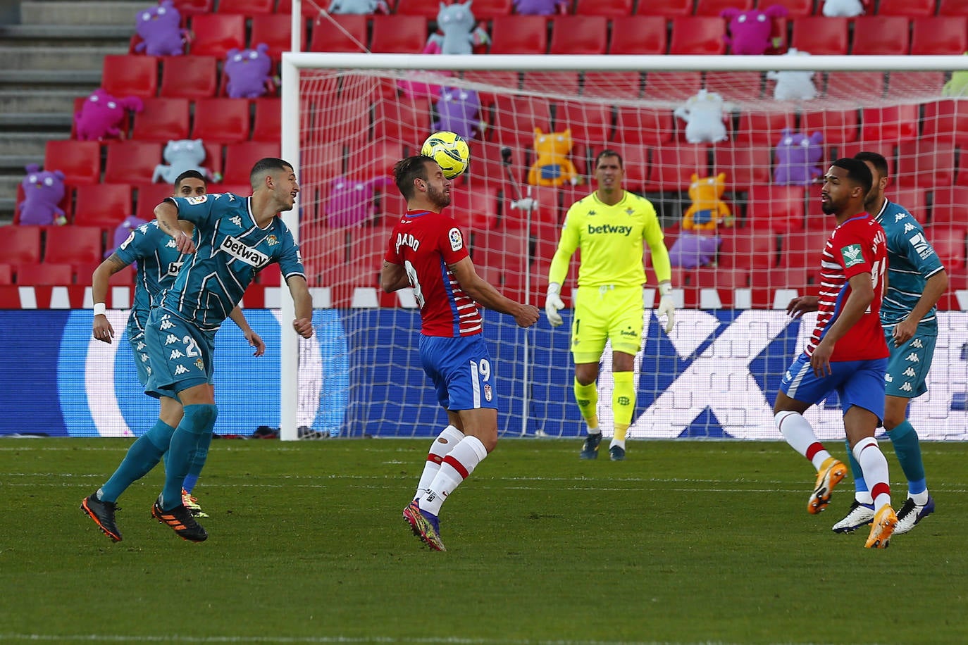 Estas son las mejores imágenes del partido disputado en el coliseo rojiblanco