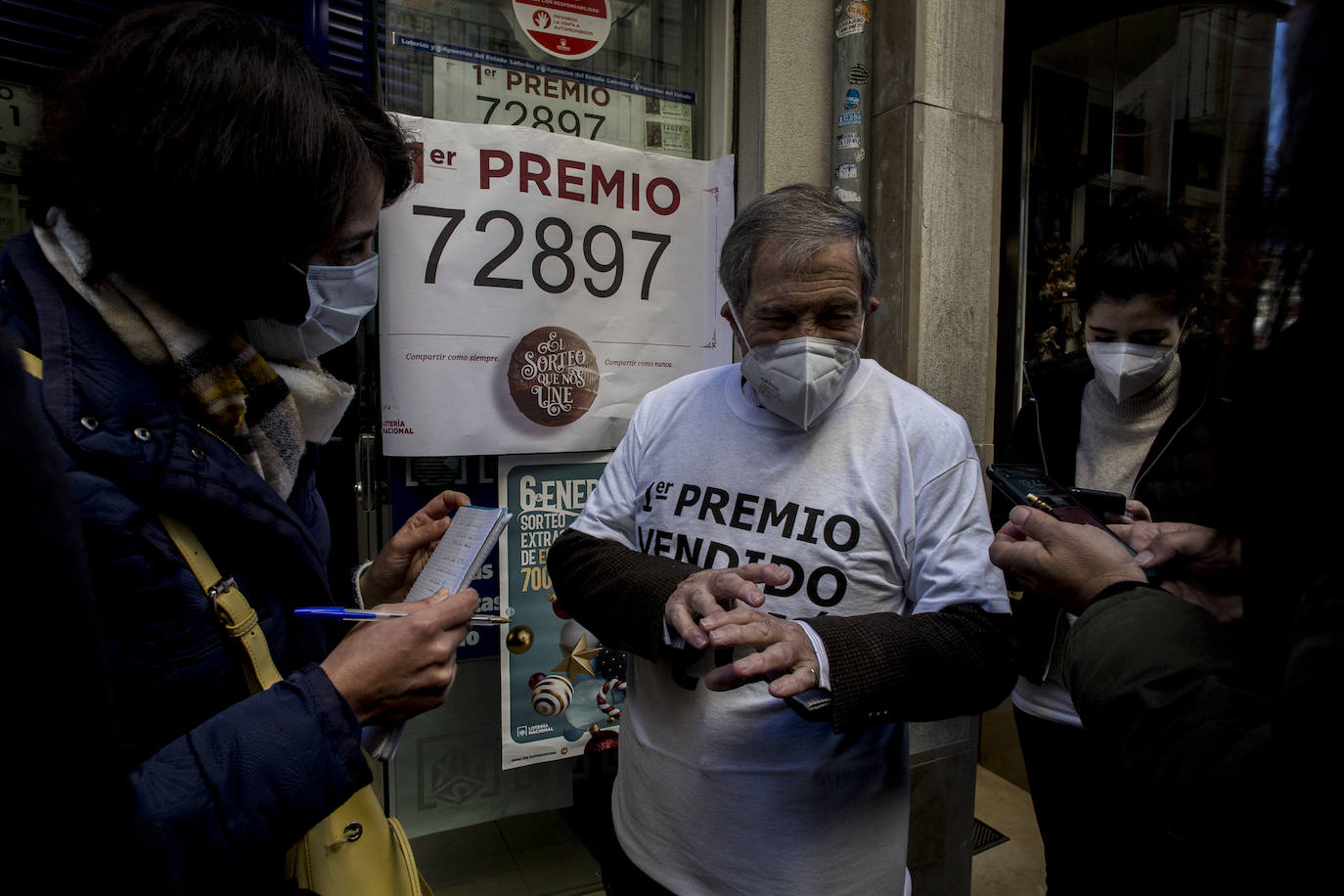 Alegría por partida doble en Granada capital con el Gordo y el cuarto premio.