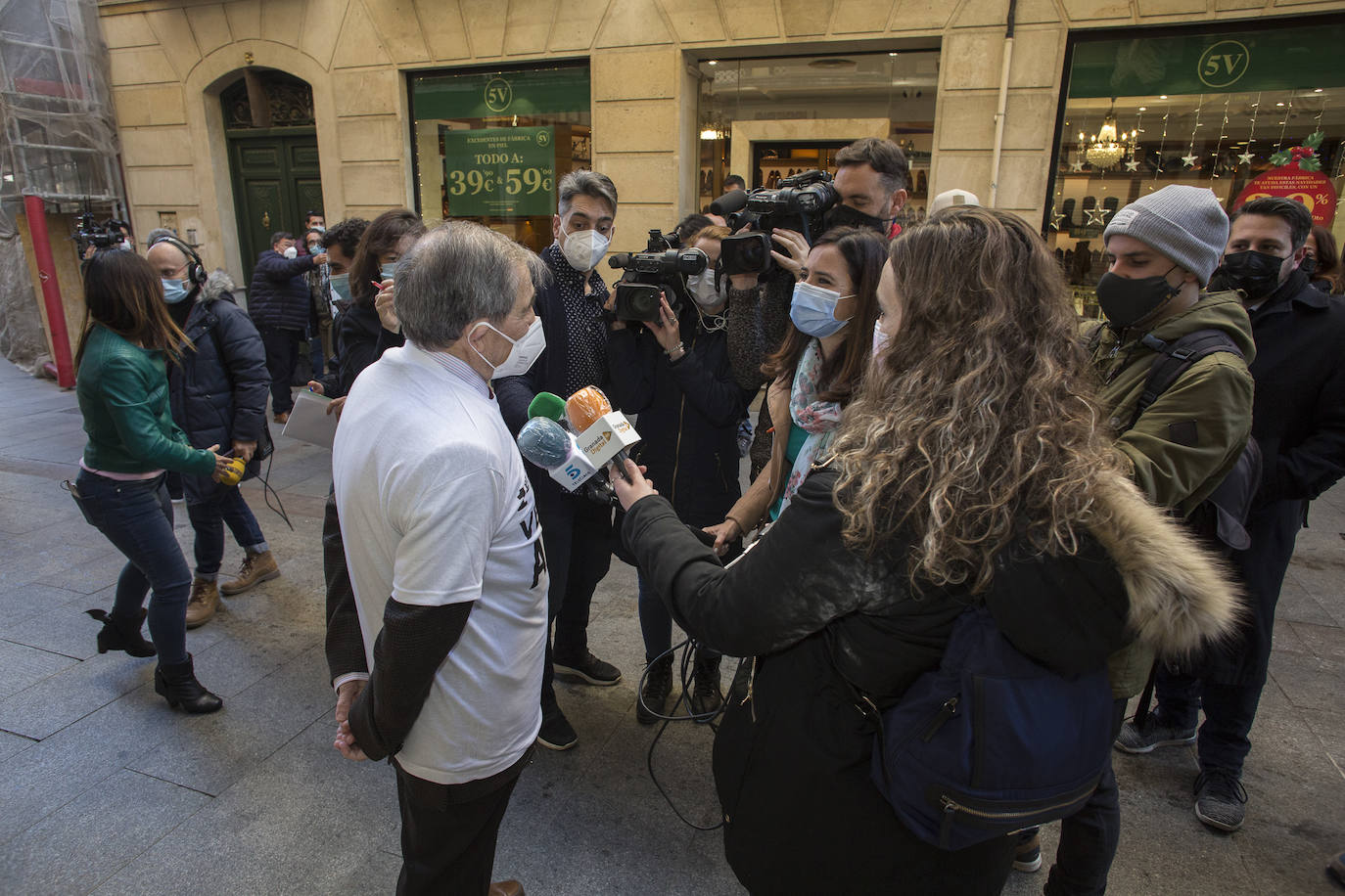 Alegría por partida doble en Granada capital con el Gordo y el cuarto premio.