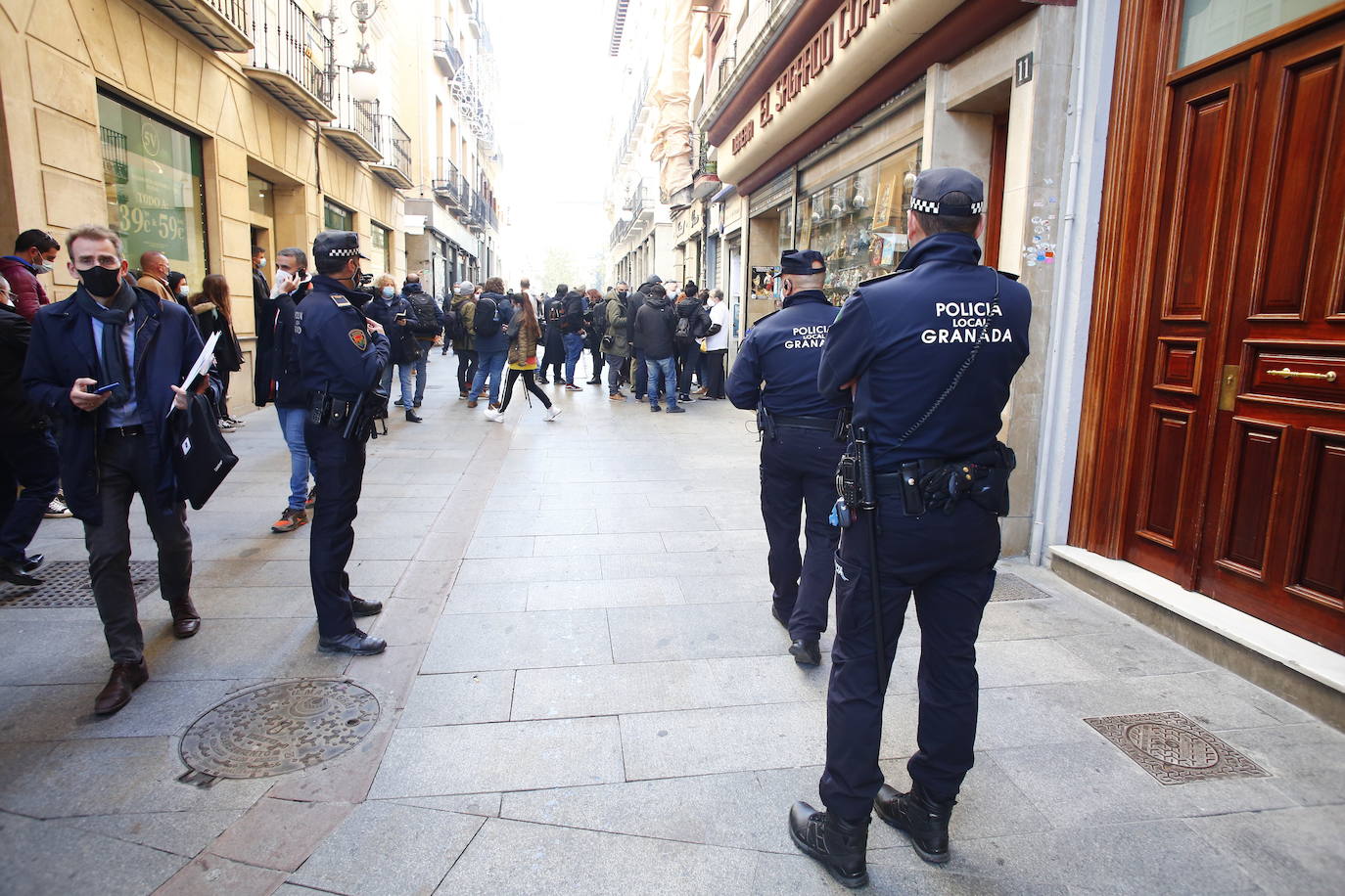 Alegría por partida doble en Granada capital con el Gordo y el cuarto premio.