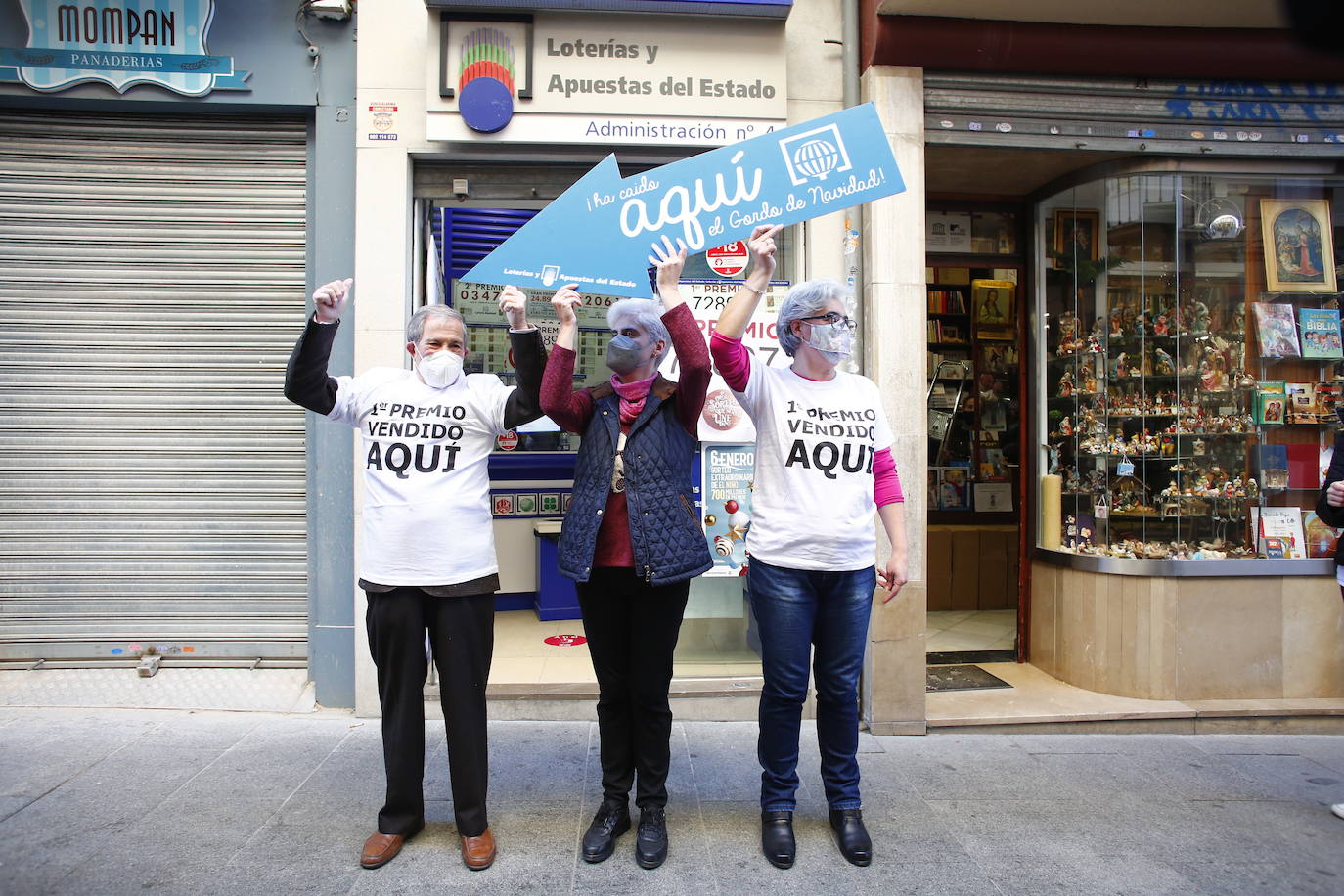 Alegría por partida doble en Granada capital con el Gordo y el cuarto premio.