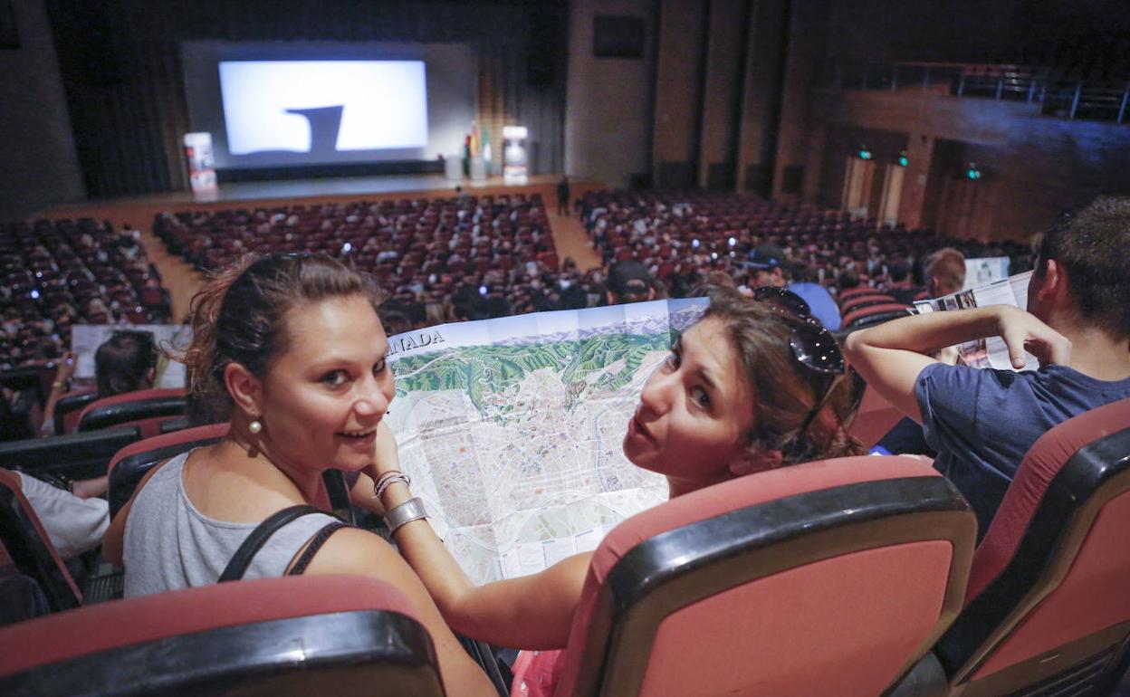 Recepción de estudiantes Erasmus en el Palacio de Congresos.