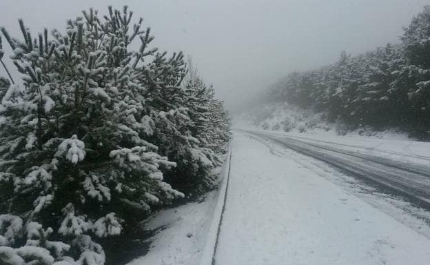 La nieve provoca problemas de circulación en la zona norte de la provincia de Granada