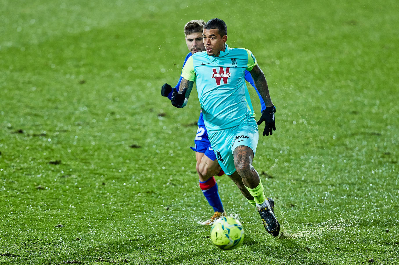 El Granada se bate con el Eibar y el frío en tierras guipuzcoanas.
